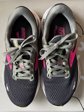 Brooks Women’s Adrenaline GTS 23 Runner